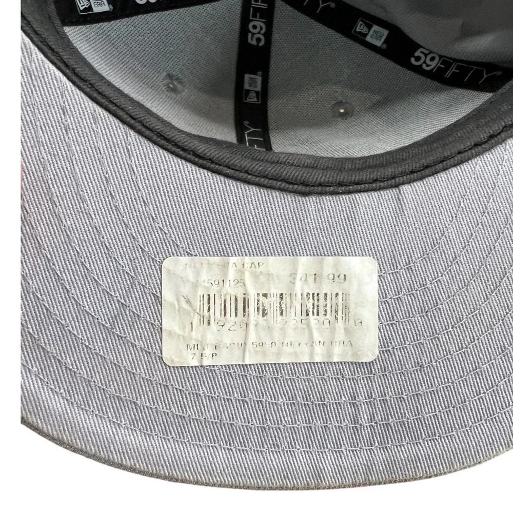 New Era 59FIFTY New York Yankees Fitted Hat Grey White - Size 7 5/8 MLB Cap - Picture 5 of 6